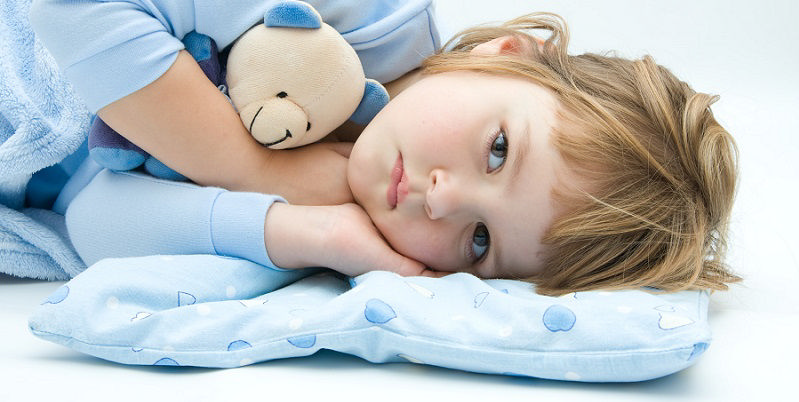 کودکی که دچار اختلال خواب شده است