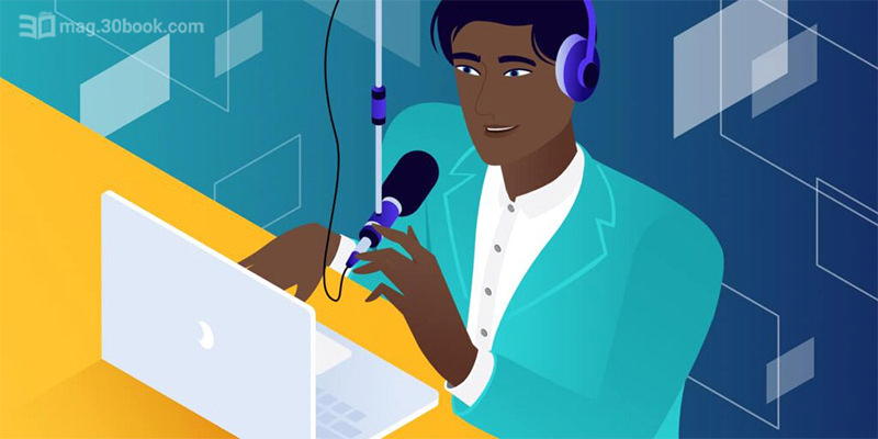 پسری در حال پادکست ساختن