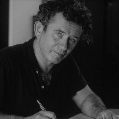 نورمن میلر، نویسندهٔ رمان برهنه‌ها و مُرده‌ها