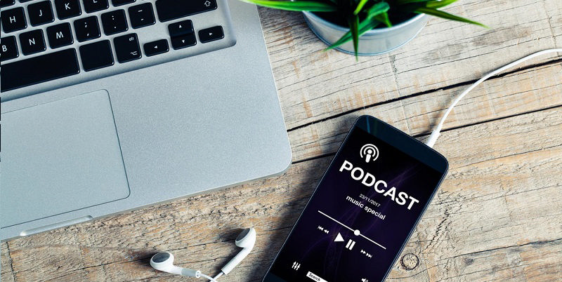 پخش پادکست بر روی تلفن همراه