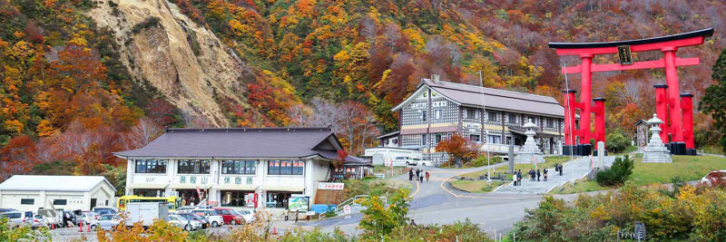 معبد بوداییان در میان کوه‌‌ها