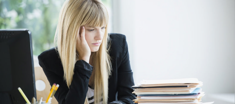 دختری با موهای طلایی 