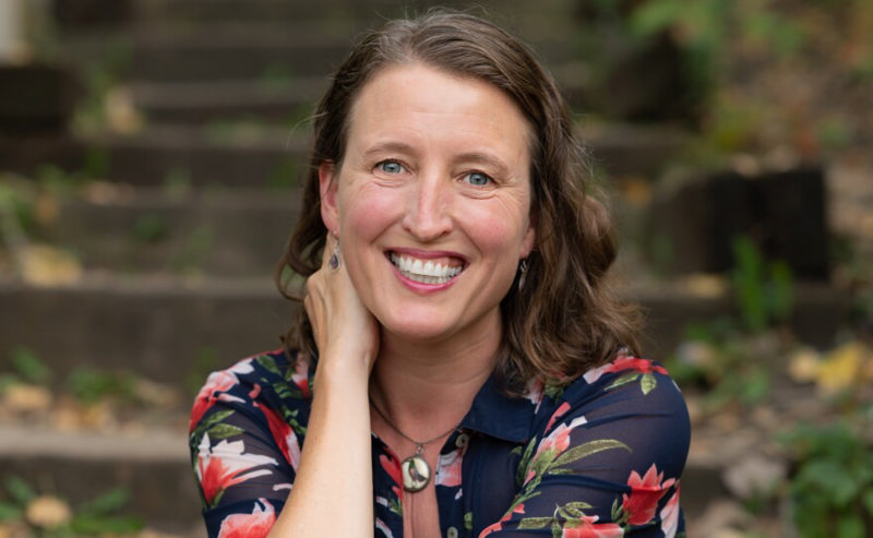 کلی بارن هیل